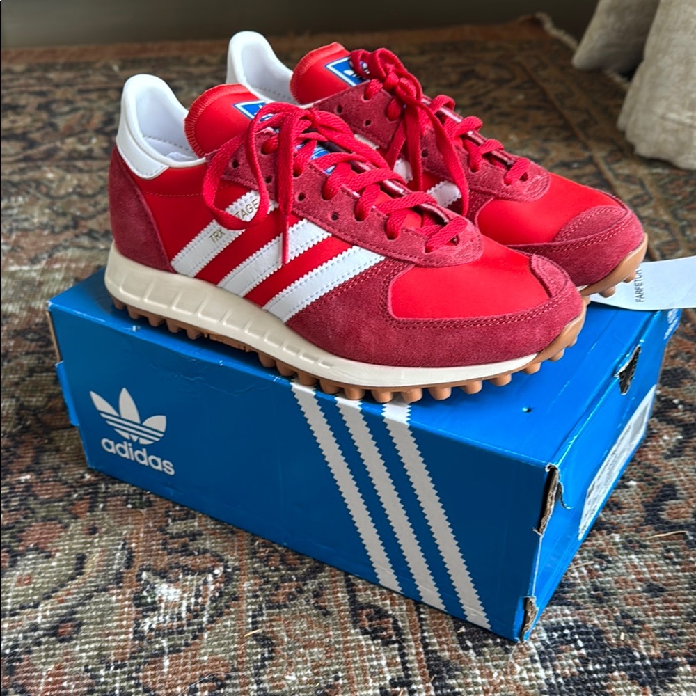 BRAND NEW ADIDAS TRX VINTAGE SNEAKERS
